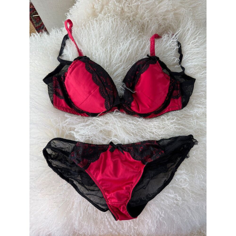 Ann Summers Red Satin Underwire Ruffle Bra & Panty Set 36C/US 10